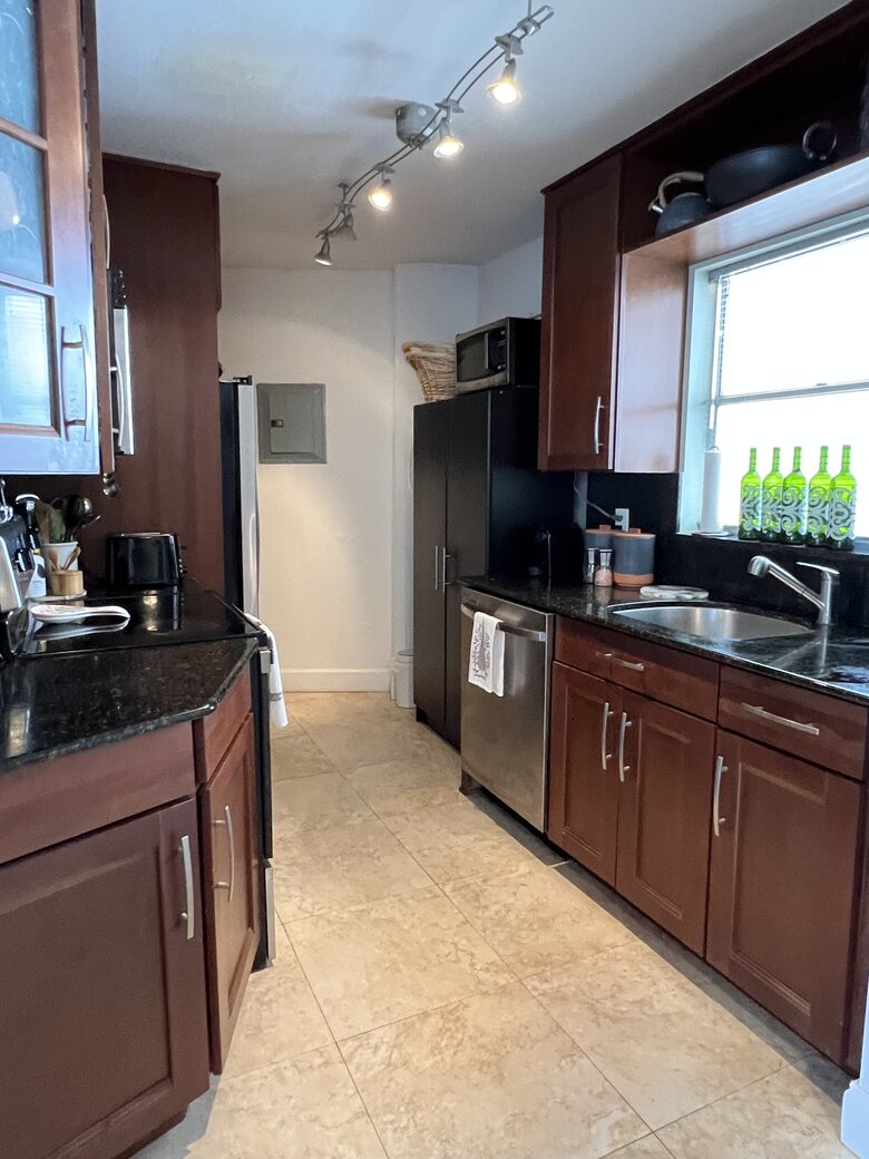 Perfectly Located Condo | Steps from the Beach - Miami Beach, Florida