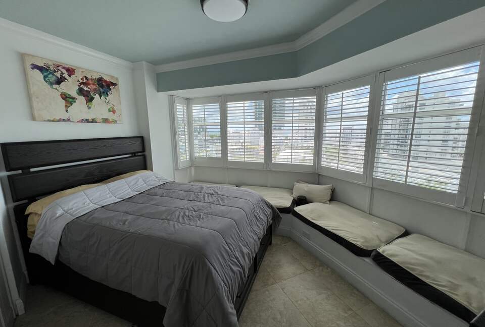 Perfectly Located Condo | Steps from the Beach - Miami Beach, Florida