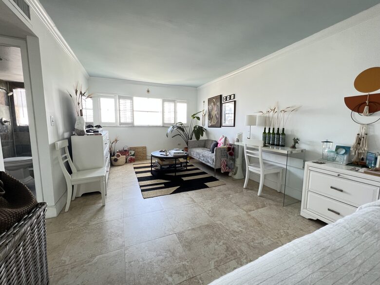 Perfectly Located Condo | Steps from the Beach - Miami Beach, Florida