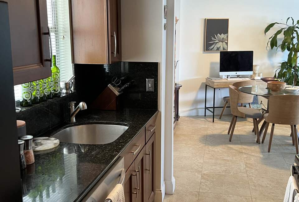 Perfectly Located Condo | Steps from the Beach - Miami Beach, Florida
