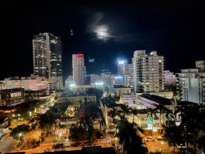 Perfectly Located Condo | Steps from the Beach - Miami Beach, Florida