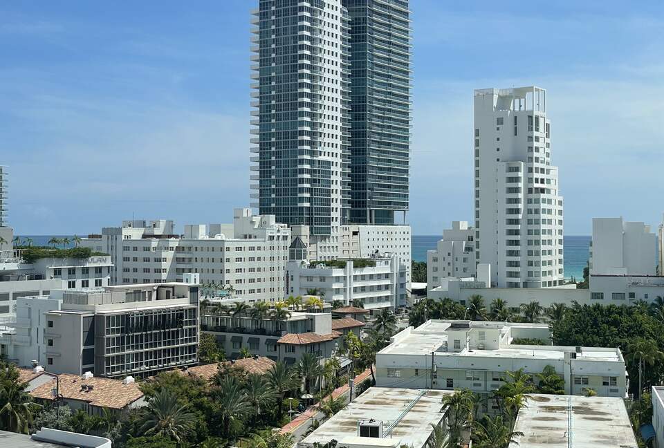 Perfectly Located Condo | Steps from the Beach - Miami Beach, Florida