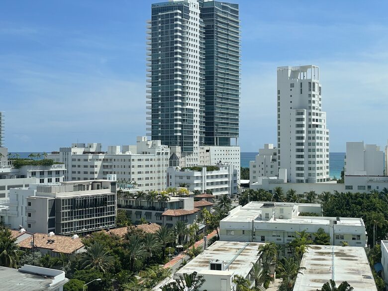 Perfectly Located Condo | Steps from the Beach - Miami Beach, Florida