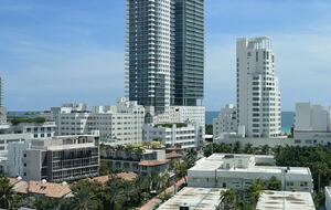 Perfectly Located Condo | Steps from the Beach - Miami Beach, Florida