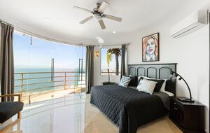 Bayview Villa Above Los Muertos Beach with Private Infinity Pool - Vallarta, Mexico