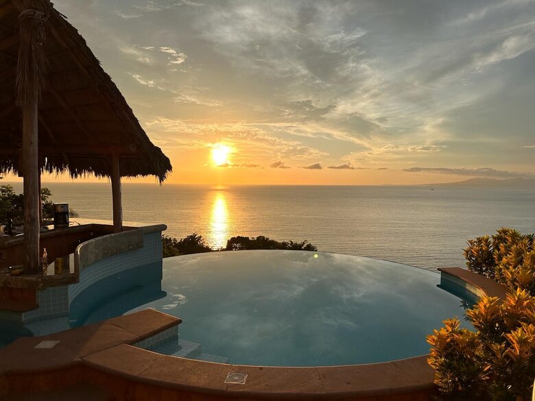 Bayview Villa Above Los Muertos Beach with Private Infinity Pool - Vallarta, Mexico