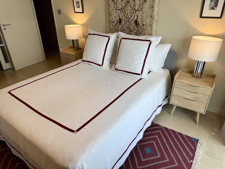 Guesthouse: En suite bedroom 1 (Queen; 160x200 cm)