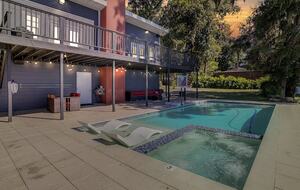 Tranquil Escape on Dowling Lake with Pool, Spa & Firepit - Dade City, Florida