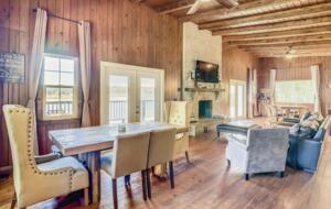 Tranquil Escape on Dowling Lake with Pool, Spa & Firepit - Dade City, Florida