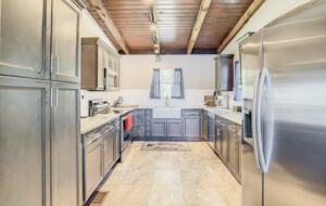 Tranquil Escape on Dowling Lake with Pool, Spa & Firepit - Dade City, Florida