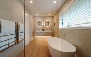 Unique sustainable luxury Retreat (sleeps 12) with a wellness zone including pool, spa, sauna & yoga decks - Rotorua, New Zealand