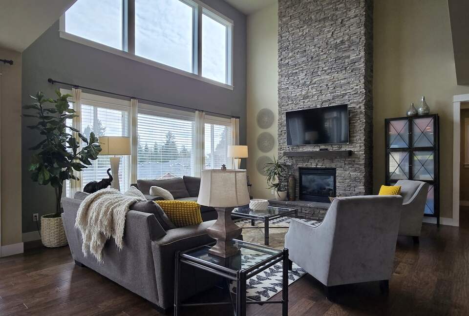 Pacific Northwest Luxe Home Near Woodinville Wineries - Bothell, Washington