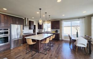 Pacific Northwest Luxe Home Near Woodinville Wineries - Bothell, Washington