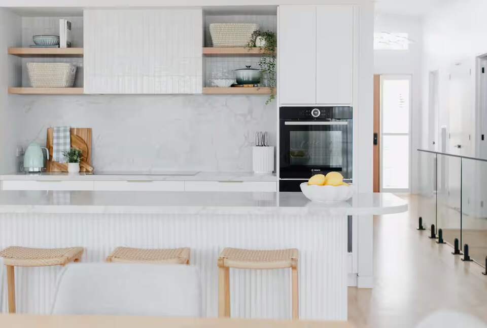 Architectural Elegance with Coastal Views - San Remo, Australia