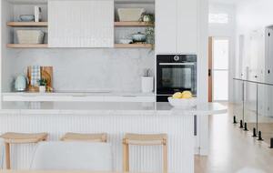 Architectural Elegance with Coastal Views - San Remo, Australia