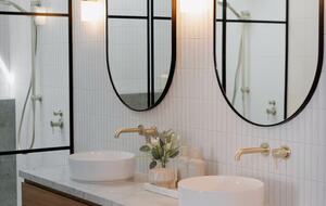 Architectural Elegance with Coastal Views - San Remo, Australia