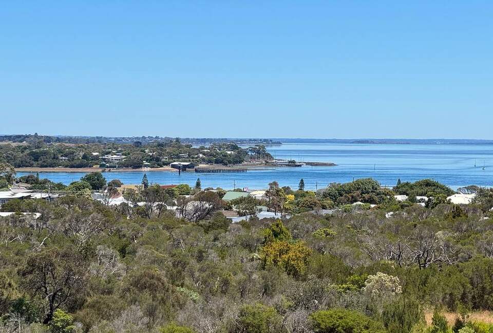 Architectural Elegance with Coastal Views - San Remo, Australia