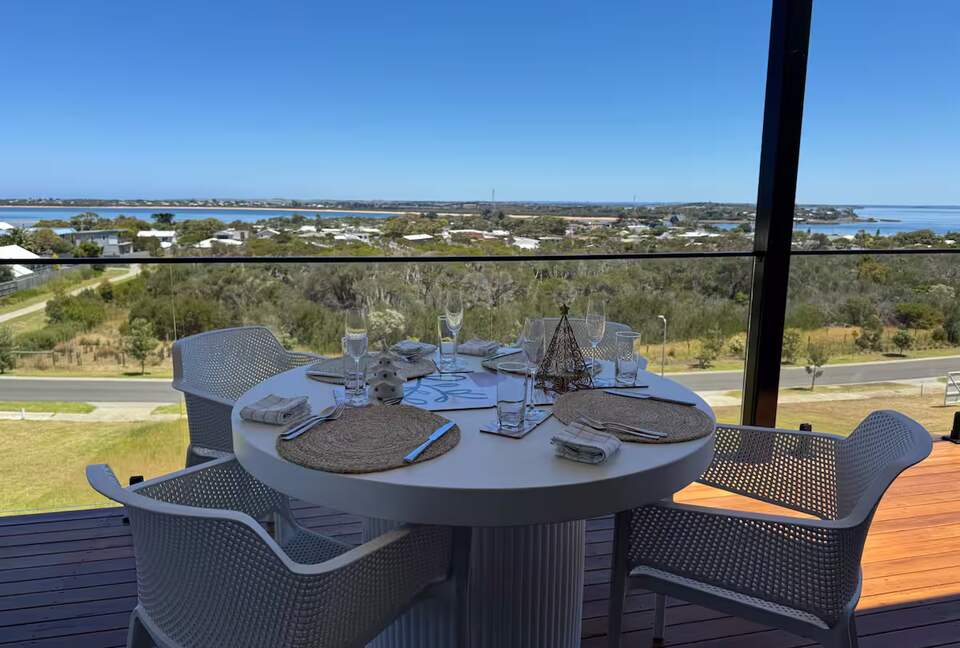 Architectural Elegance with Coastal Views - San Remo, Australia
