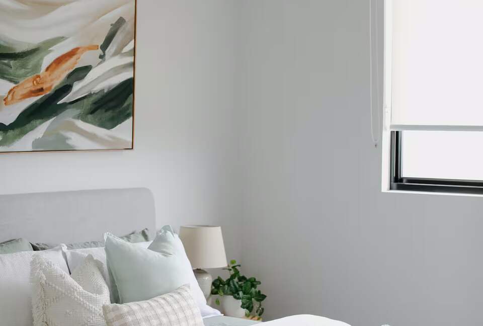 Architectural Elegance with Coastal Views - San Remo, Australia