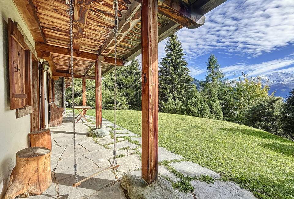 Sophisticated Alpine Apartment Steps from the Slopes - Verbier, Switzerland