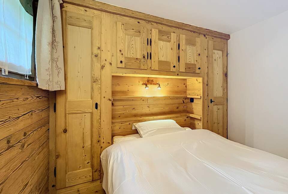 Sophisticated Alpine Apartment Steps from the Slopes - Verbier, Switzerland