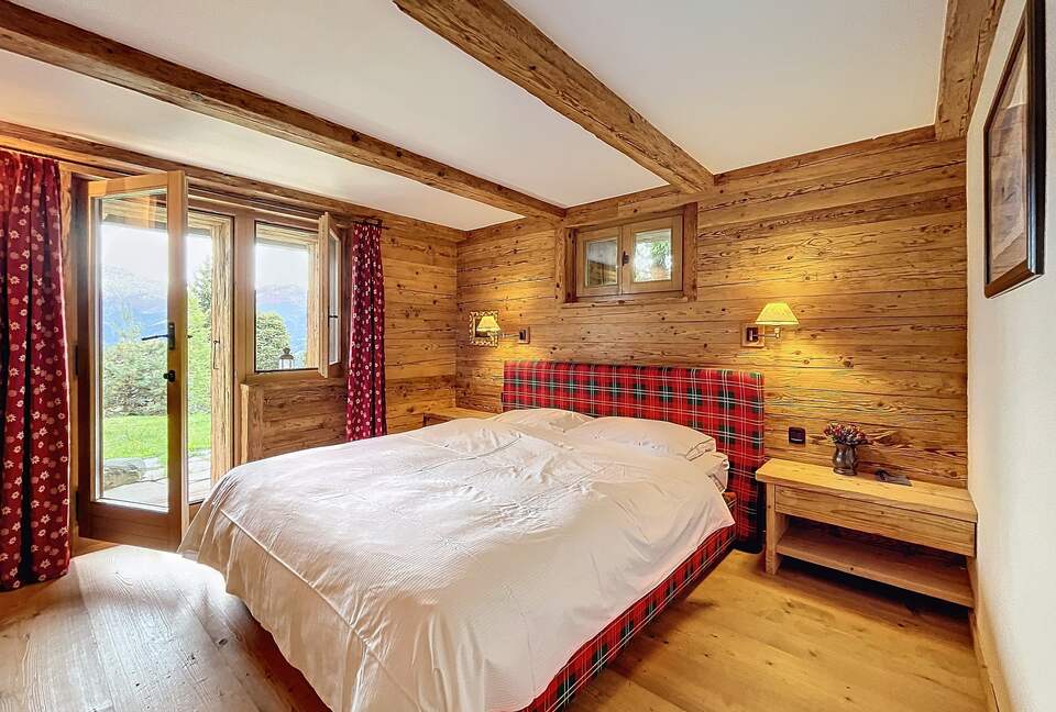 Sophisticated Alpine Apartment Steps from the Slopes - Verbier, Switzerland
