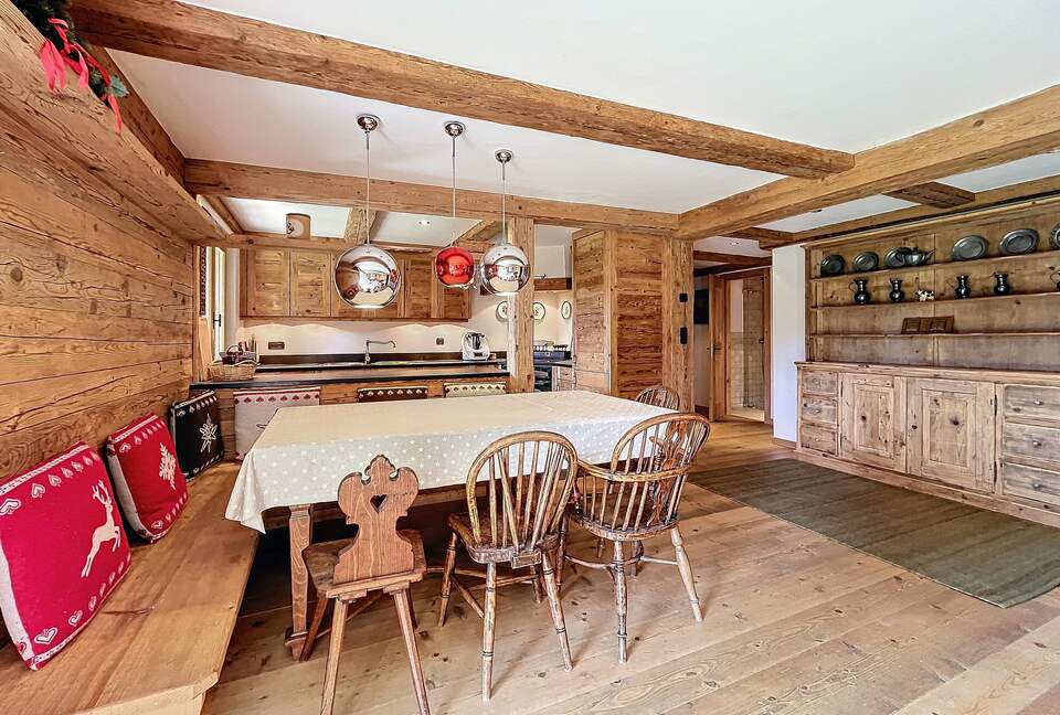 Sophisticated Alpine Apartment Steps from the Slopes - Verbier, Switzerland