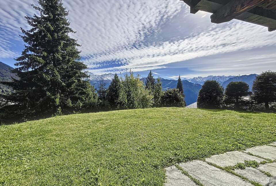 Sophisticated Alpine Apartment Steps from the Slopes - Verbier, Switzerland