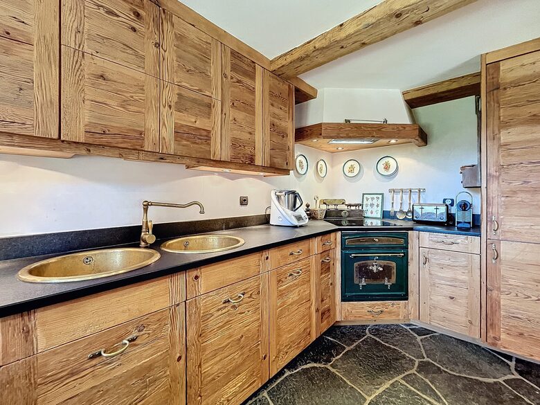 Sophisticated Alpine Apartment Steps from the Slopes - Verbier, Switzerland