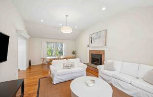 Private Southampton Oasis with Pool, Hot Tub & Beaches Nearby - Hampton Bays, New York