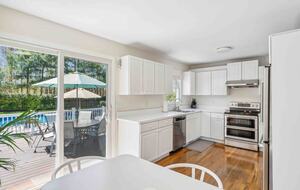 Private Southampton Oasis with Pool, Hot Tub & Beaches Nearby - Hampton Bays, New York