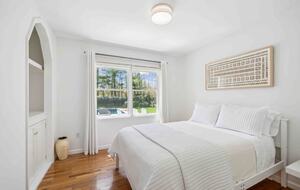 Private Southampton Oasis with Pool, Hot Tub & Beaches Nearby - Hampton Bays, New York