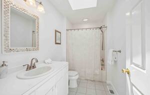 Private Southampton Oasis with Pool, Hot Tub & Beaches Nearby - Hampton Bays, New York