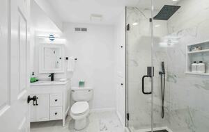 Private Southampton Oasis with Pool, Hot Tub & Beaches Nearby - Hampton Bays, New York