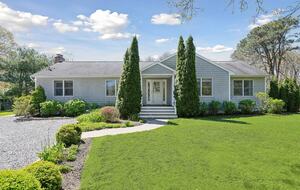 Private Southampton Oasis with Pool, Hot Tub & Beaches Nearby - Hampton Bays, New York