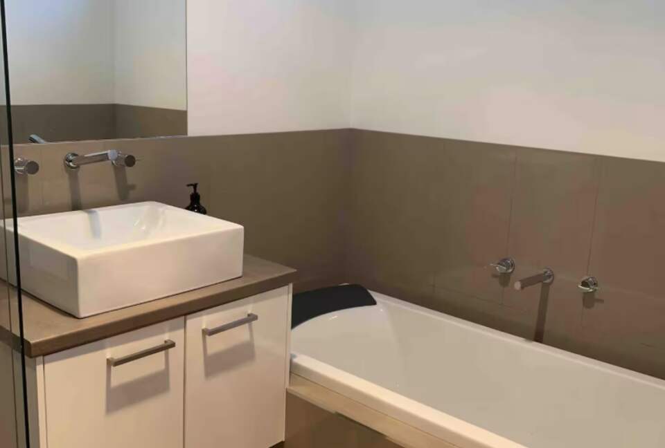 Chic Family Retreat with Pool & Views - Nerrina, Australia