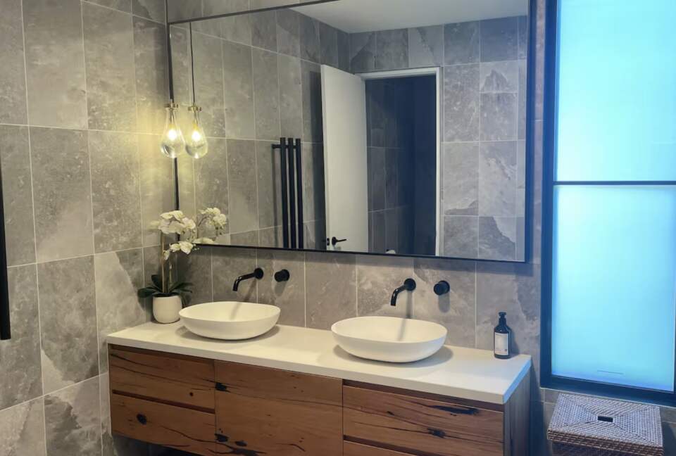 Chic Family Retreat with Pool & Views - Nerrina, Australia