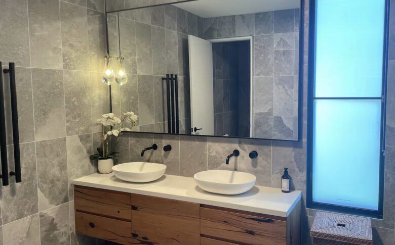 Chic Family Retreat with Pool & Views - Nerrina, Australia