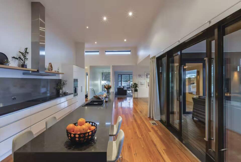 Chic Family Retreat with Pool & Views - Nerrina, Australia