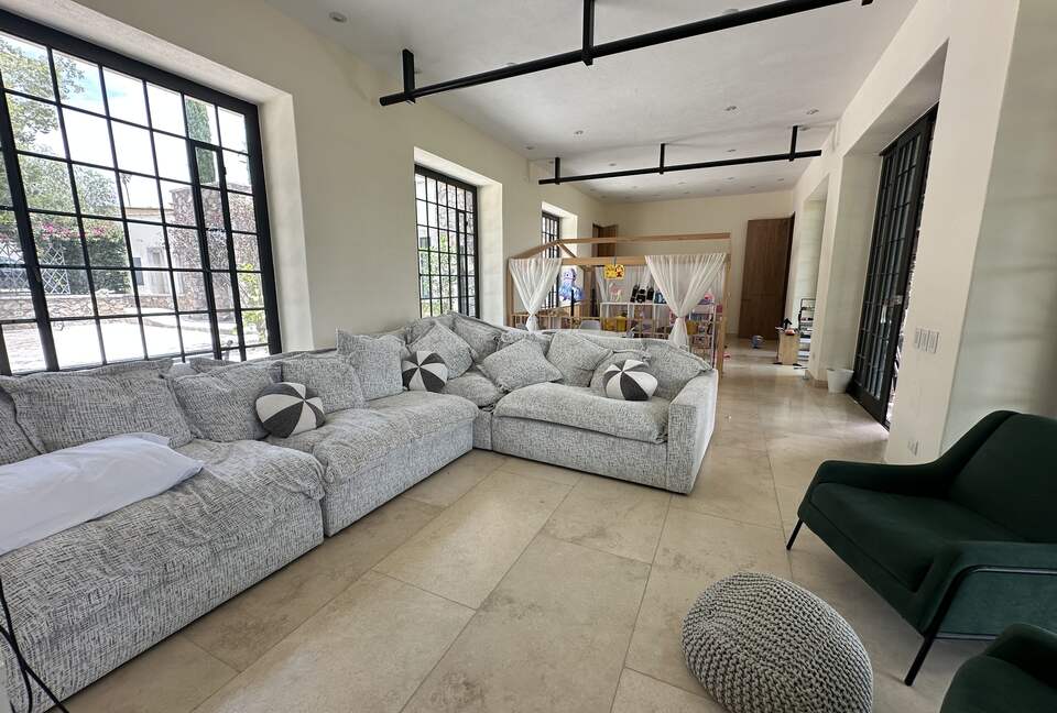 Refined Living in a Gated Colonial Retreat - San Miguel de Allende, Mexico