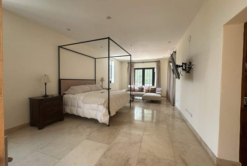 Refined Living in a Gated Colonial Retreat - San Miguel de Allende, Mexico
