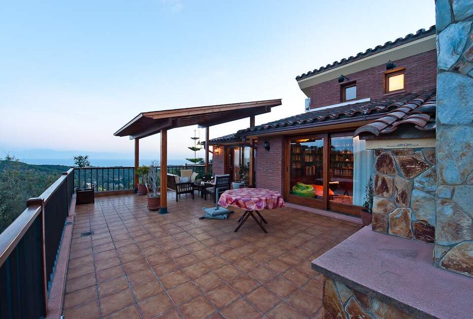 Elegant Mountain Retreat with Sea Views - Arenys de Munt, Spain