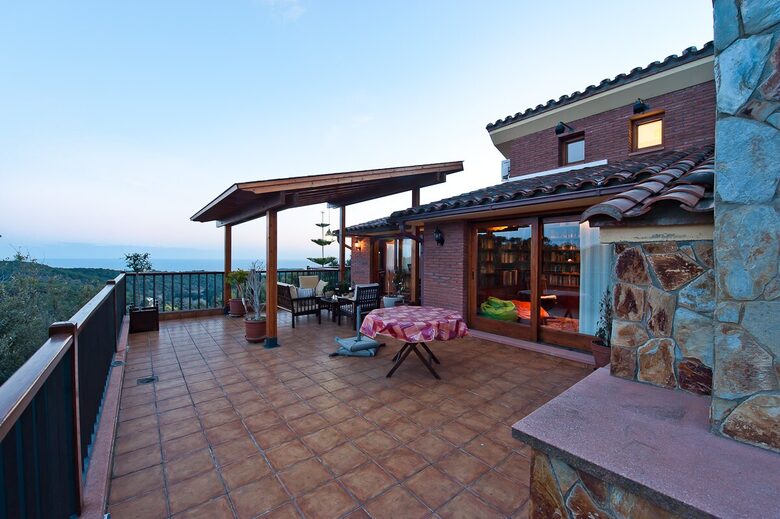Elegant Mountain Retreat with Sea Views - Arenys de Munt, Spain