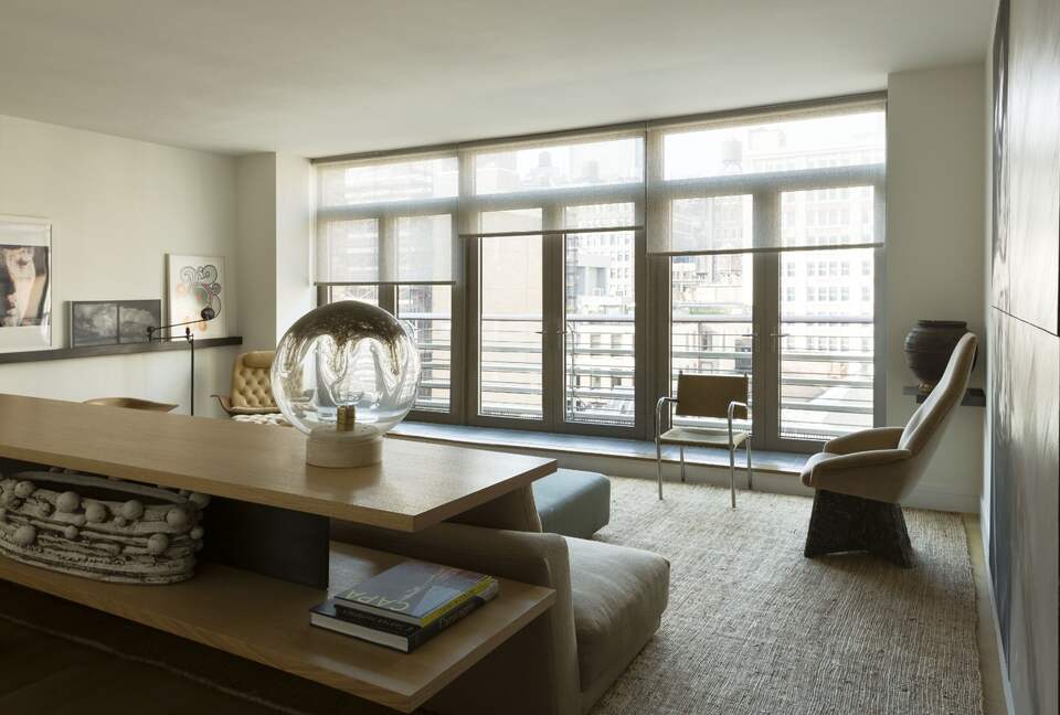 Sophisticated Two-Bedroom Retreat in Prime Manhattan - New York, New York