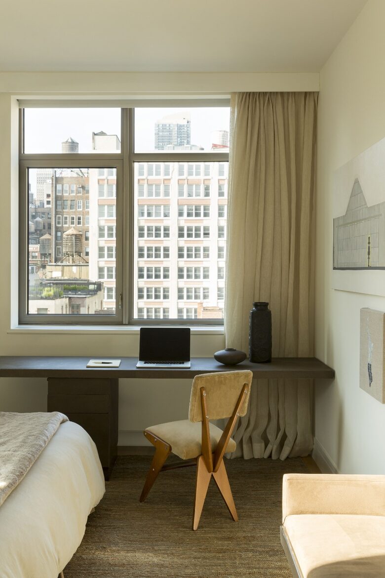 Sophisticated Two-Bedroom Retreat in Prime Manhattan - New York, New York