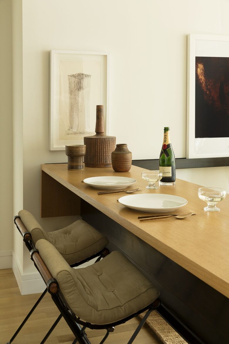 Sophisticated Two-Bedroom Retreat in Prime Manhattan - New York, New York