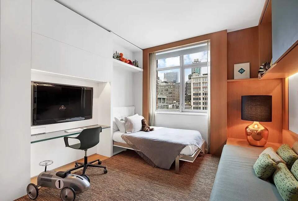 Sophisticated Two-Bedroom Retreat in Prime Manhattan - New York, New York