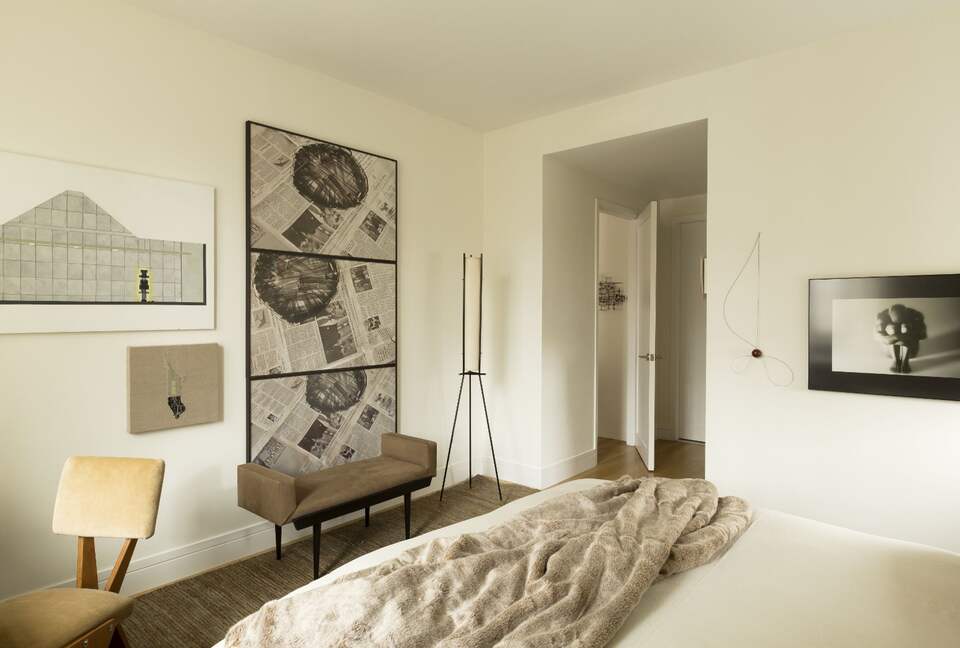 Sophisticated Two-Bedroom Retreat in Prime Manhattan - New York, New York