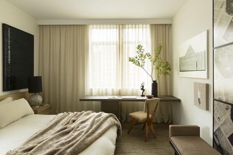 Sophisticated Two-Bedroom Retreat in Prime Manhattan - New York, New York