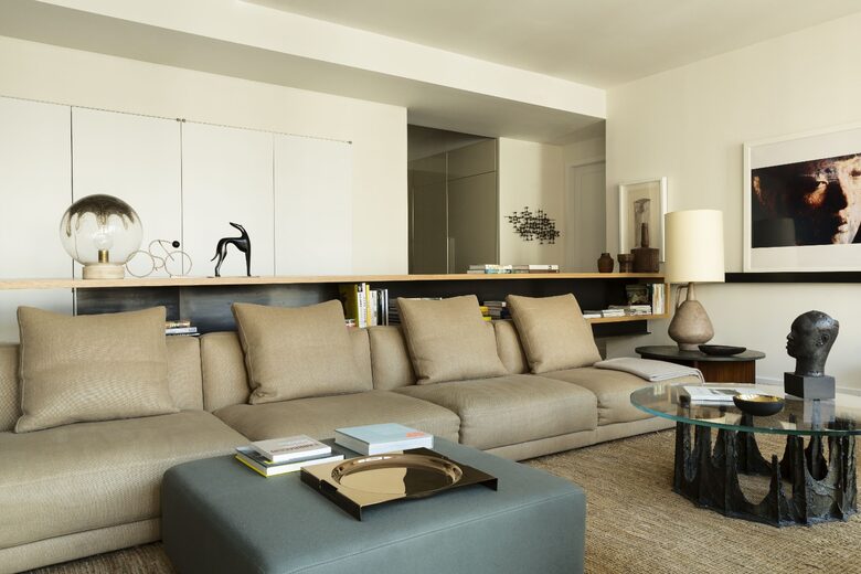 Sophisticated Two-Bedroom Retreat in Prime Manhattan - New York, New York